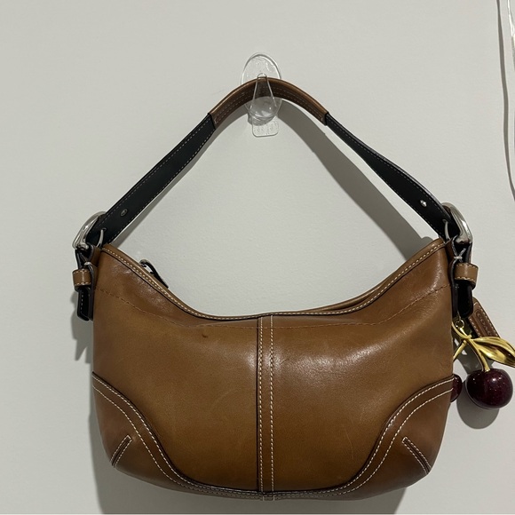 Coach Small hobo Shoulder Bag in Camel - Picture 5 of 7